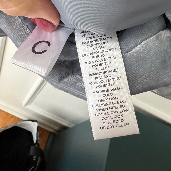 LOFT Women’s Velvet Puffer Light Blue Velour Vest Size Medium - Picture 5 of 5